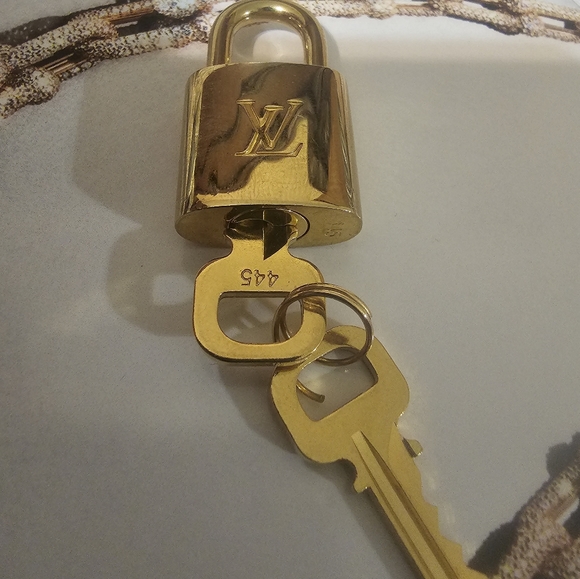 LV lock & key - Picture 2 of 6